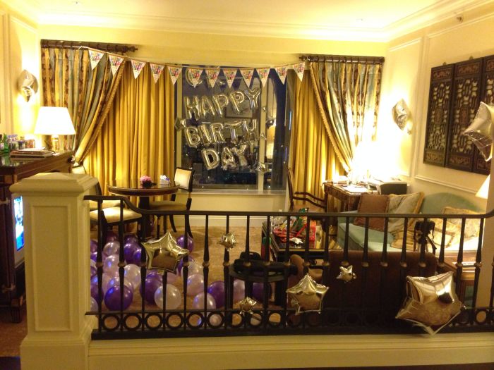 Can we decorate hotel room for birthday