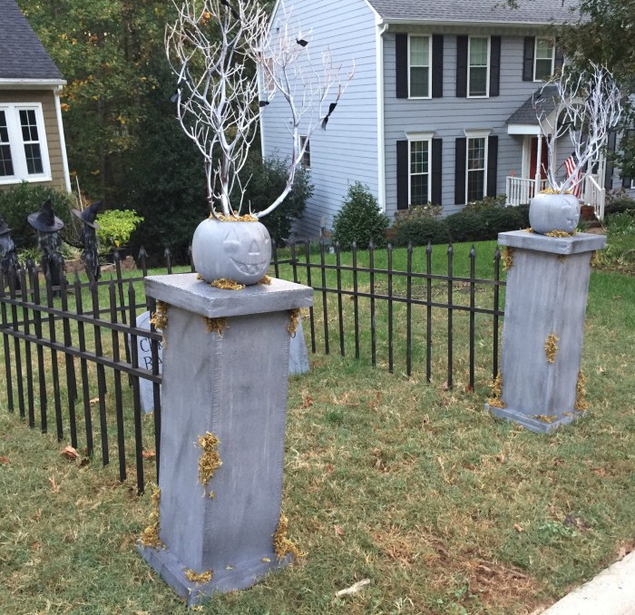 How to make cemetery fence post decoration halloween