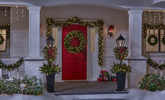 Where to start decorating outdoor for christmas